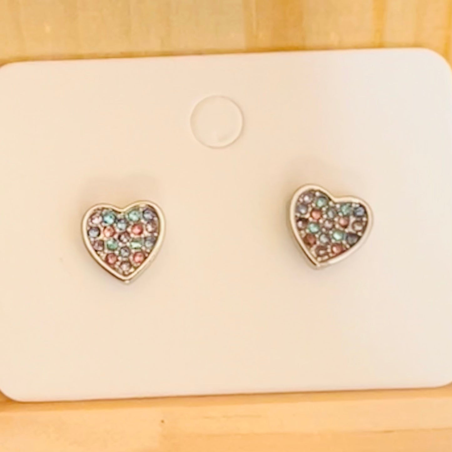 Gemstone Sensitive Ears screw-back earring