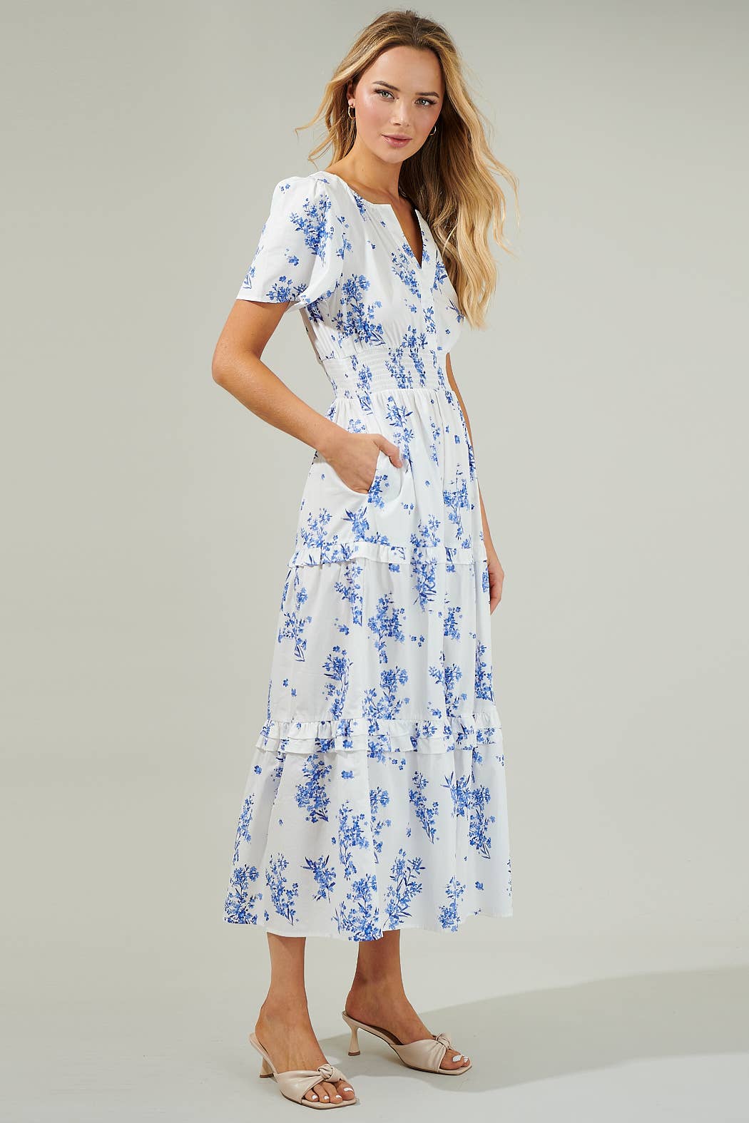 Sugarlips: Bestia Floral Palmer Poplin Tiered Maxi Dress: CreamBlue