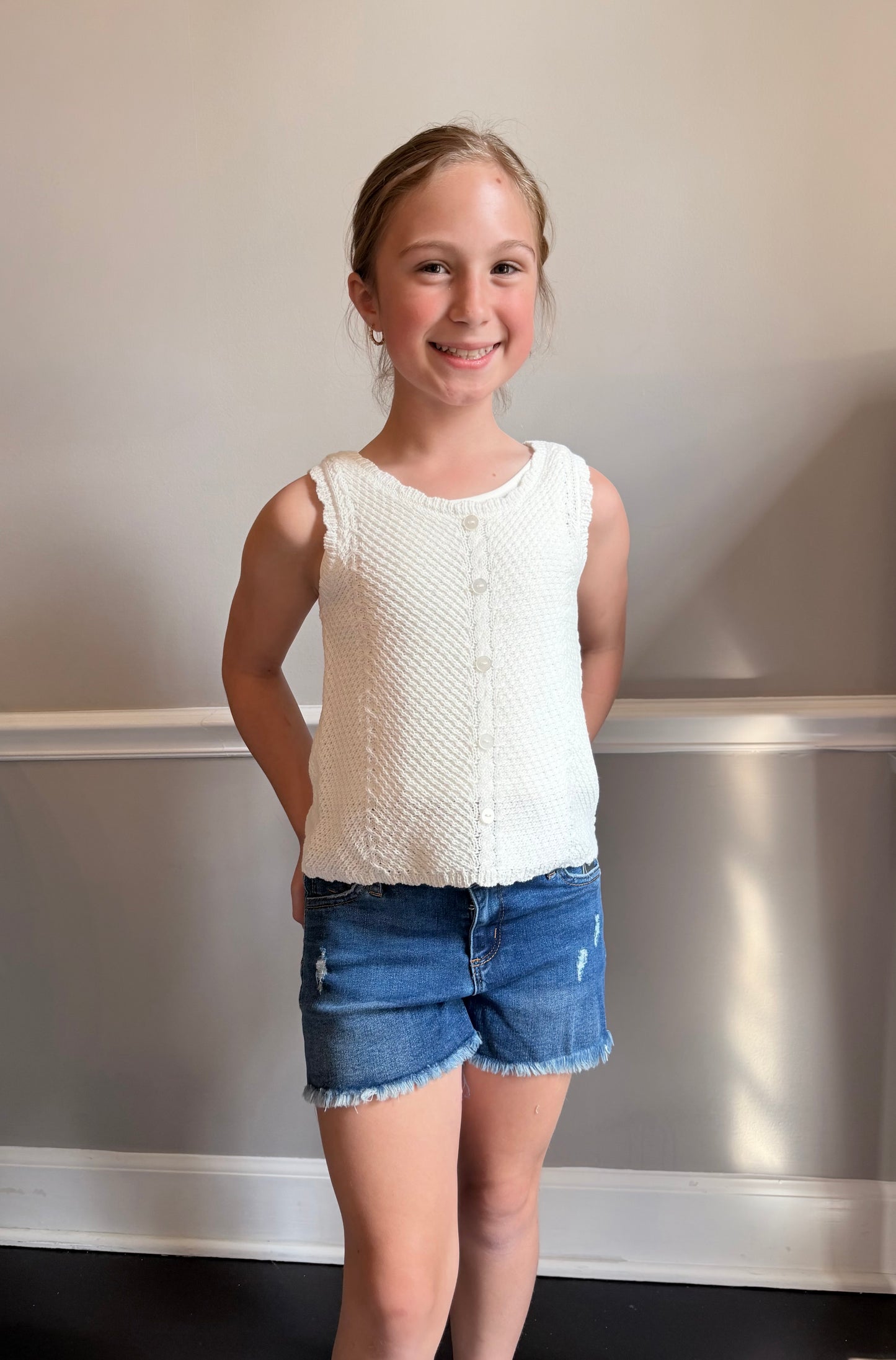 Tractr GIRLS- Brittany 5 pocket fray shorts with deconstruction