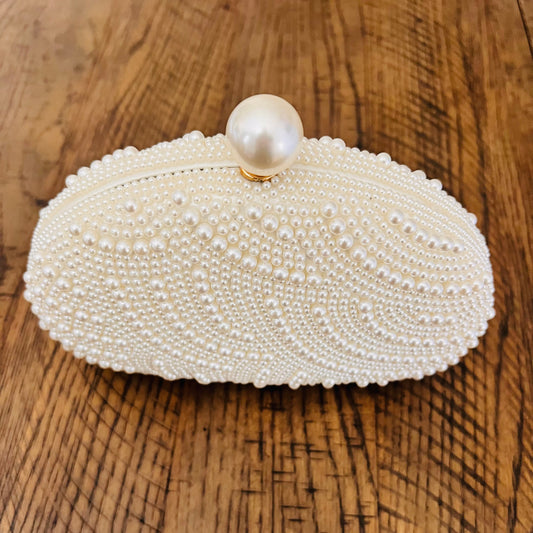 Marguerite Shell Clutch