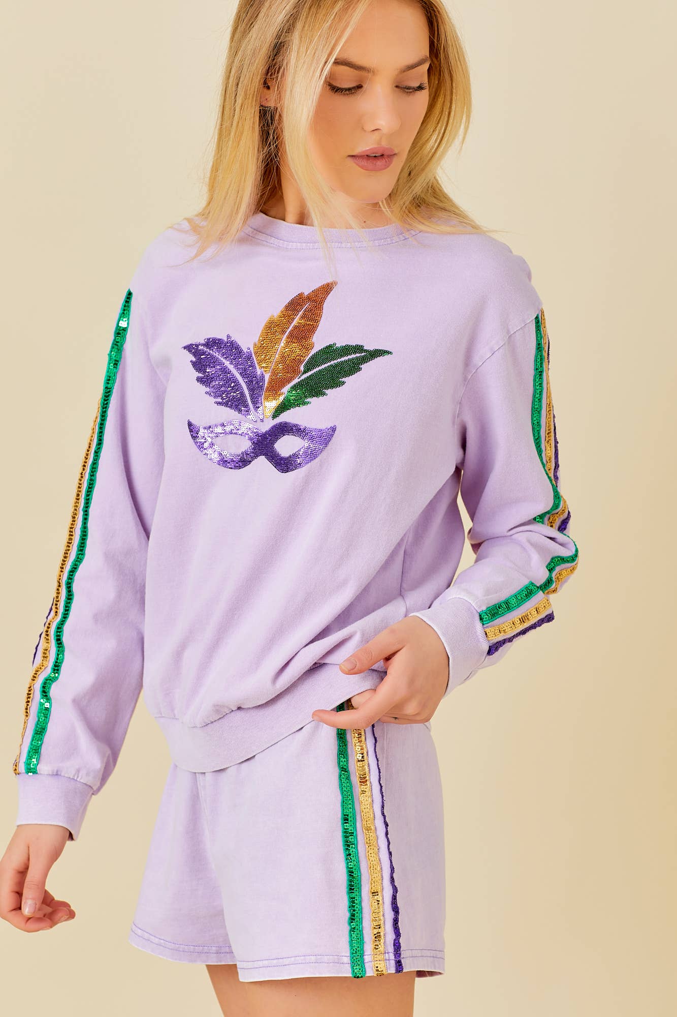 Mardi Grass Sequin Stripe Trim Short: LAVENDER / L