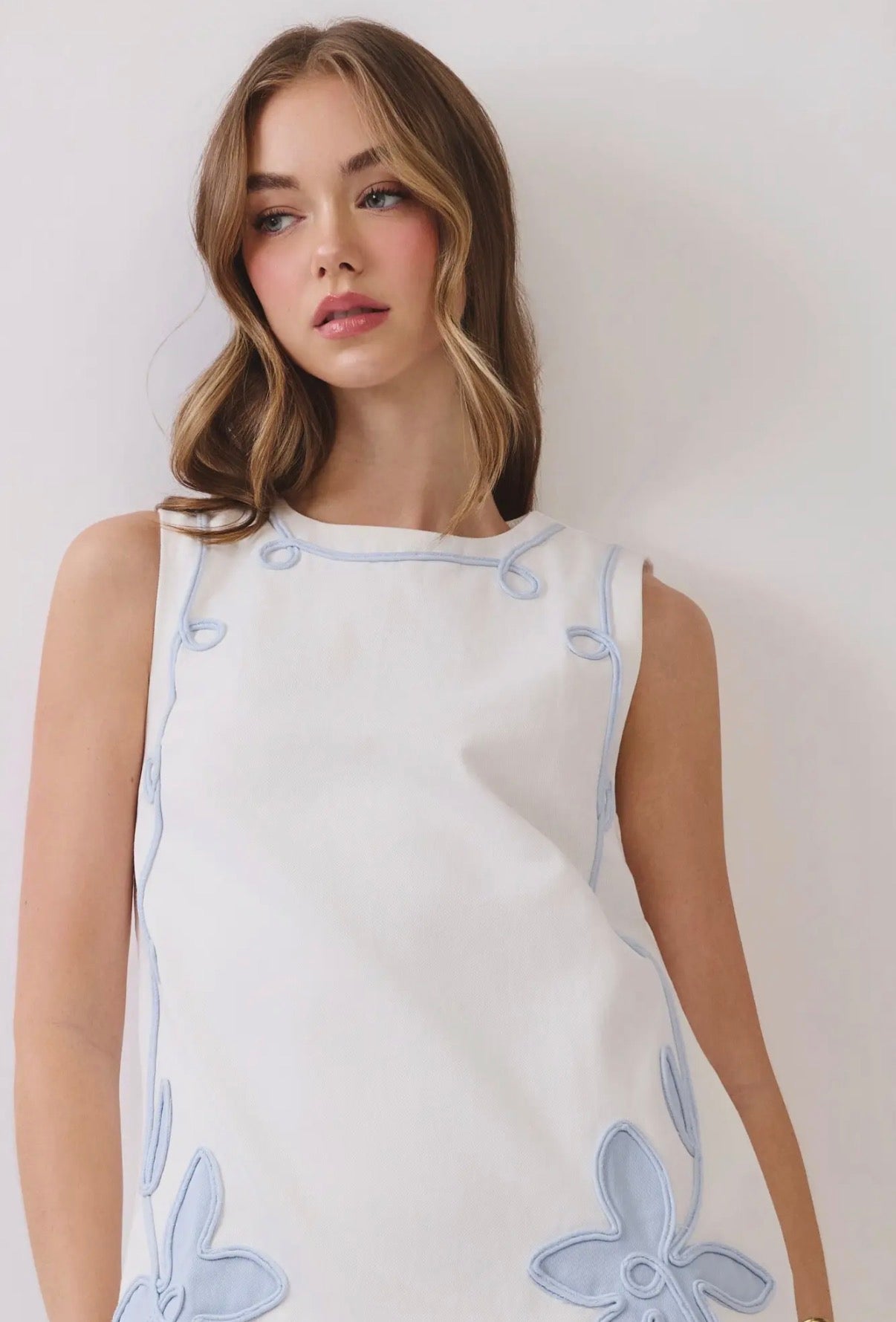 TCEC floral appliqué shift mini dress