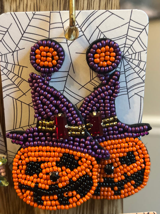 Jack-o-lantern in purple hat beaded earrings