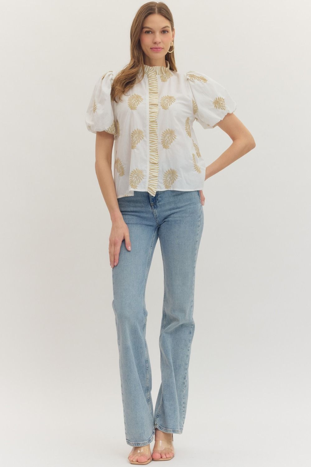 Entro Botanical embroidered short puff sleeve top : white / tan
