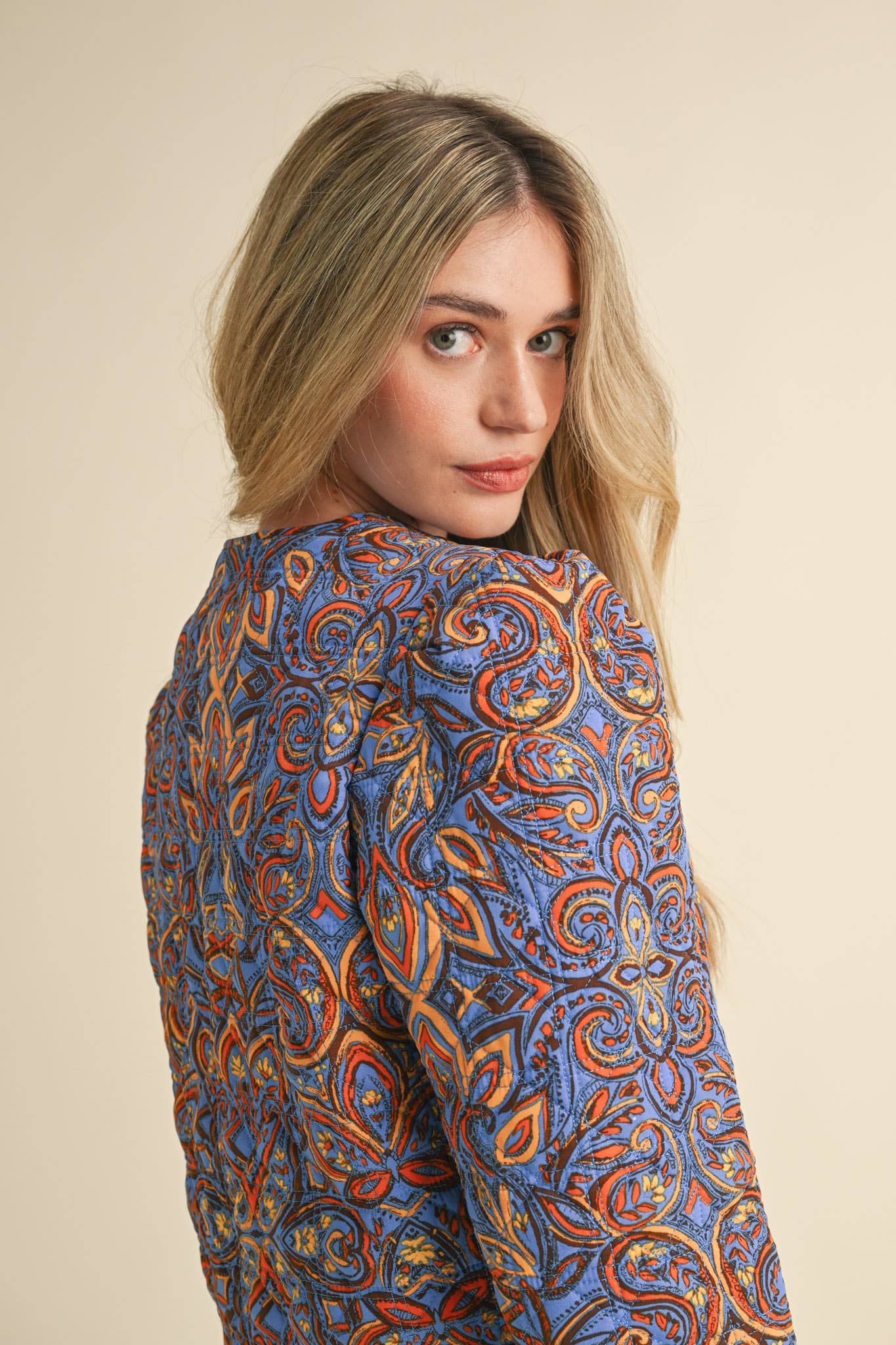 EXCLUSIVE PRINT QUILTED PAISLEY PRINT JACKET