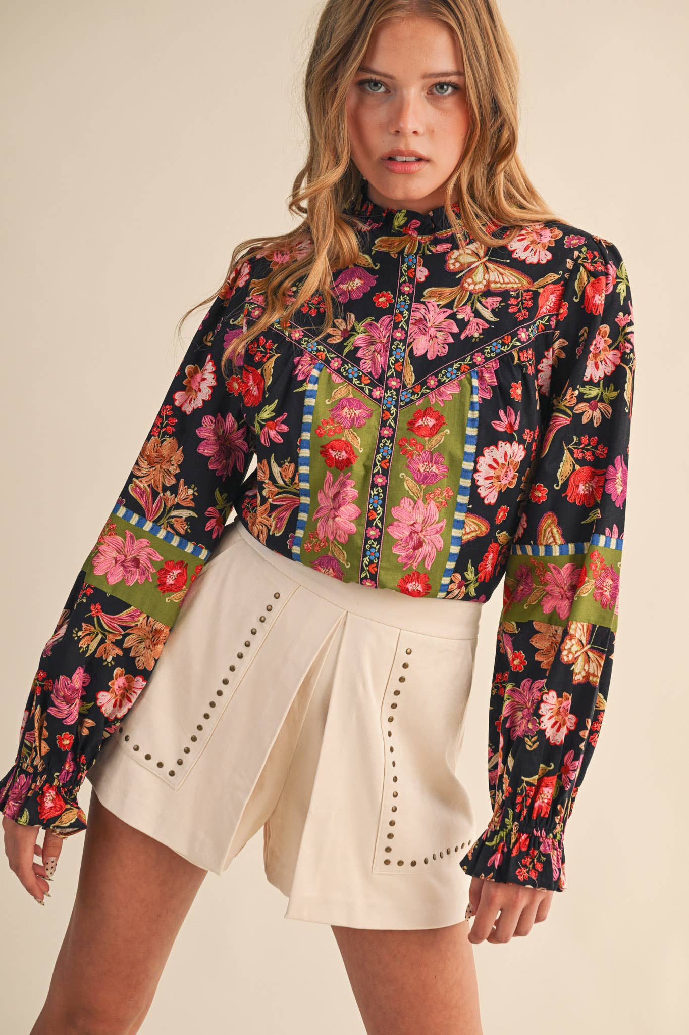 EXCLUSIVE FLORAL BORDER PRINT TOP WITH EMBROIDERED FLORAL TRIM