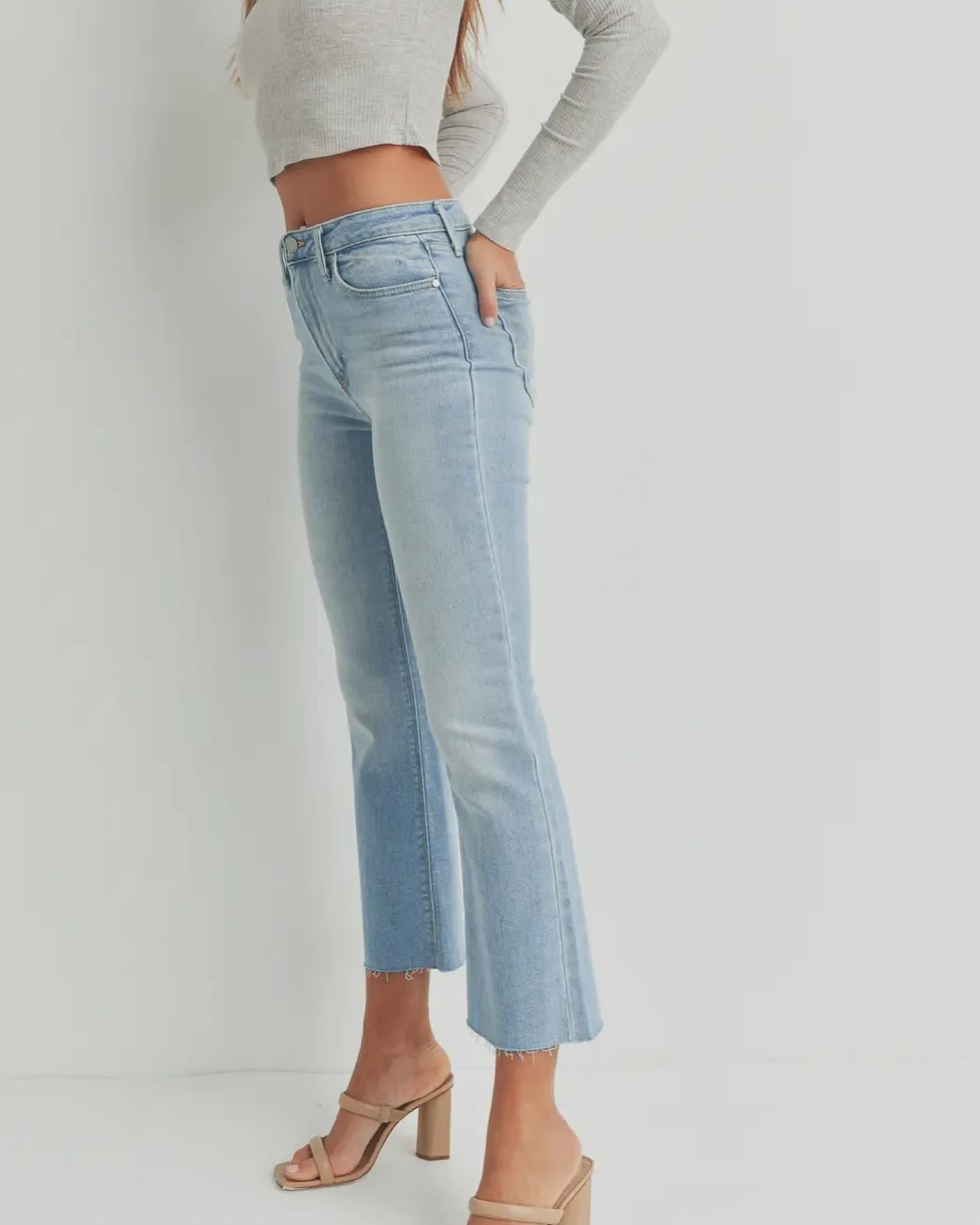 Cropped Frayed Flared Light Denim Jeans